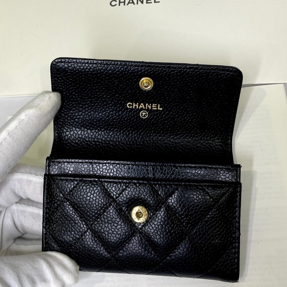 🔥SOLD🔥 CHANEL Caviar Quilted Flap Card Holder - Picture 4 of 8